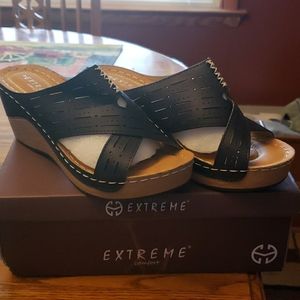 NEW Women's Slip On Wedge Sandals 9M Navy